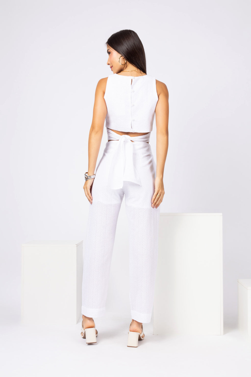 Conjunto de top e calça laise bordada