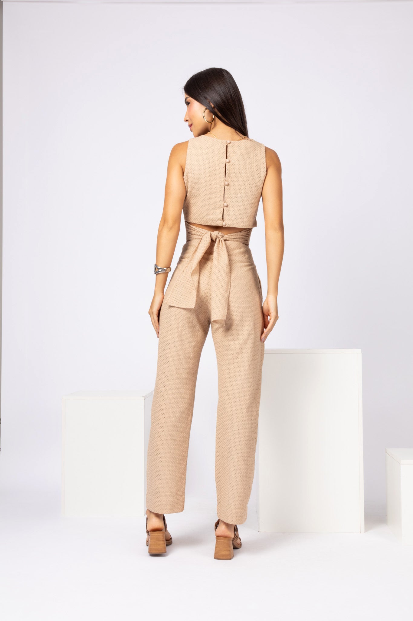 Conjunto de top e calça laise bordada