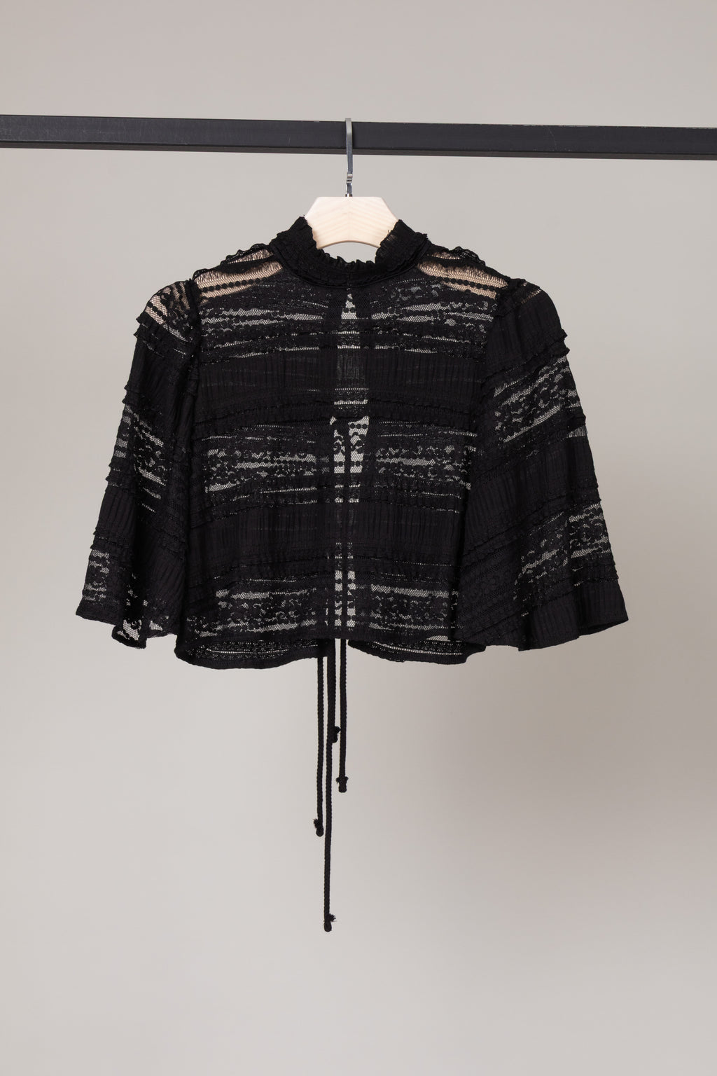 Blusa cropped de renda