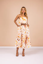 Conjunto de saia com estampa abstrata