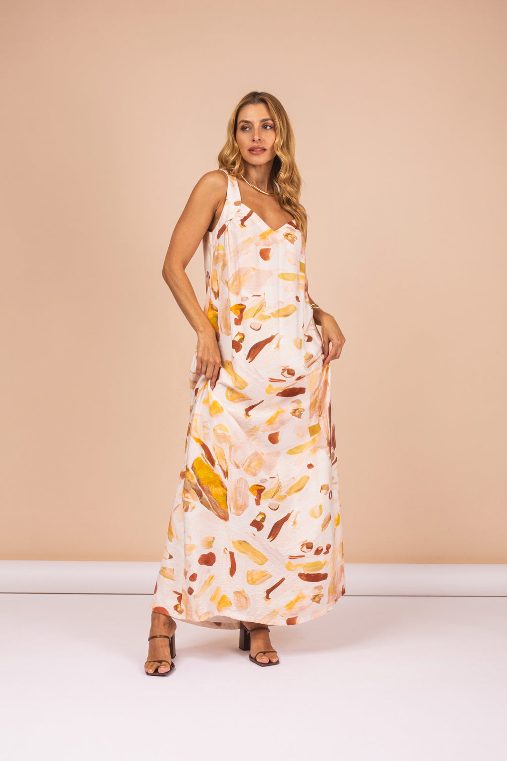 Vestido Longo com Estampa Abstrata