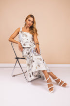 Conjunto de saia com estampa abstrata