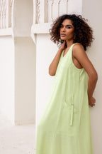 Vestido longo com bolsos laterais