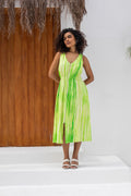 Vestido midi sem mangas