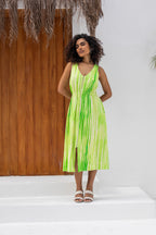 Vestido midi sem mangas