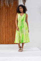 Vestido midi sem mangas
