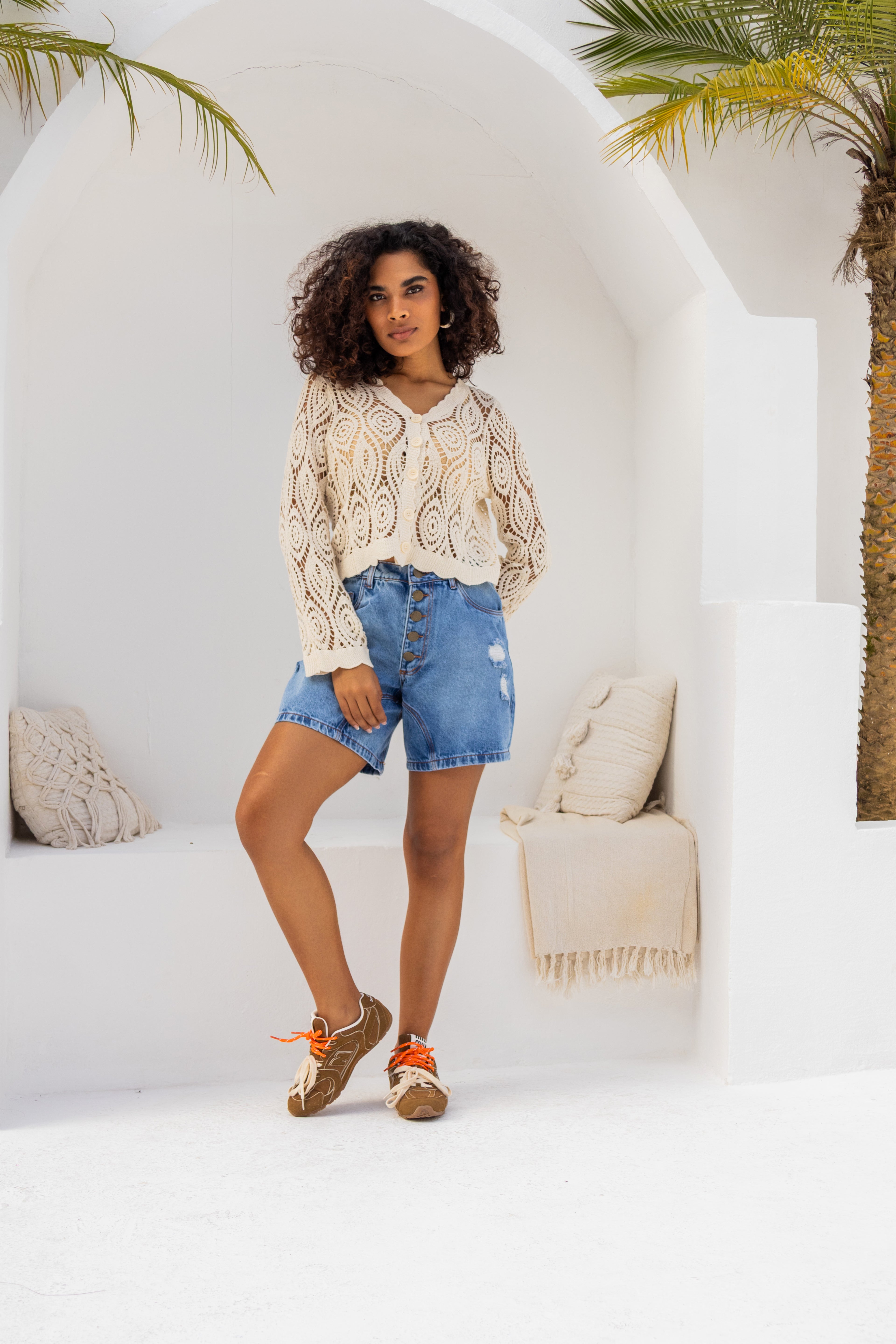 Cardigan em crochê com detalhes