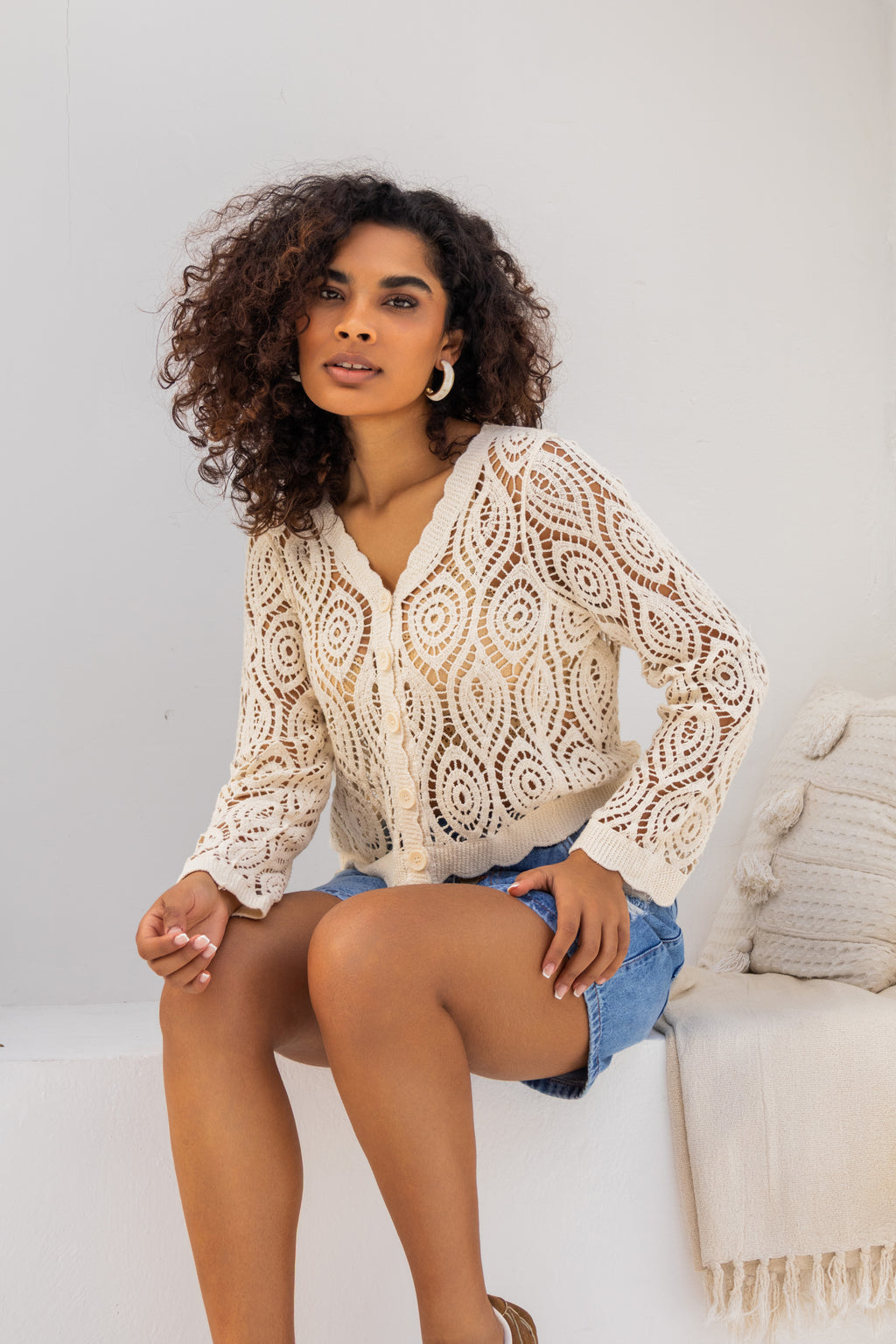 Cardigan em crochê com detalhes