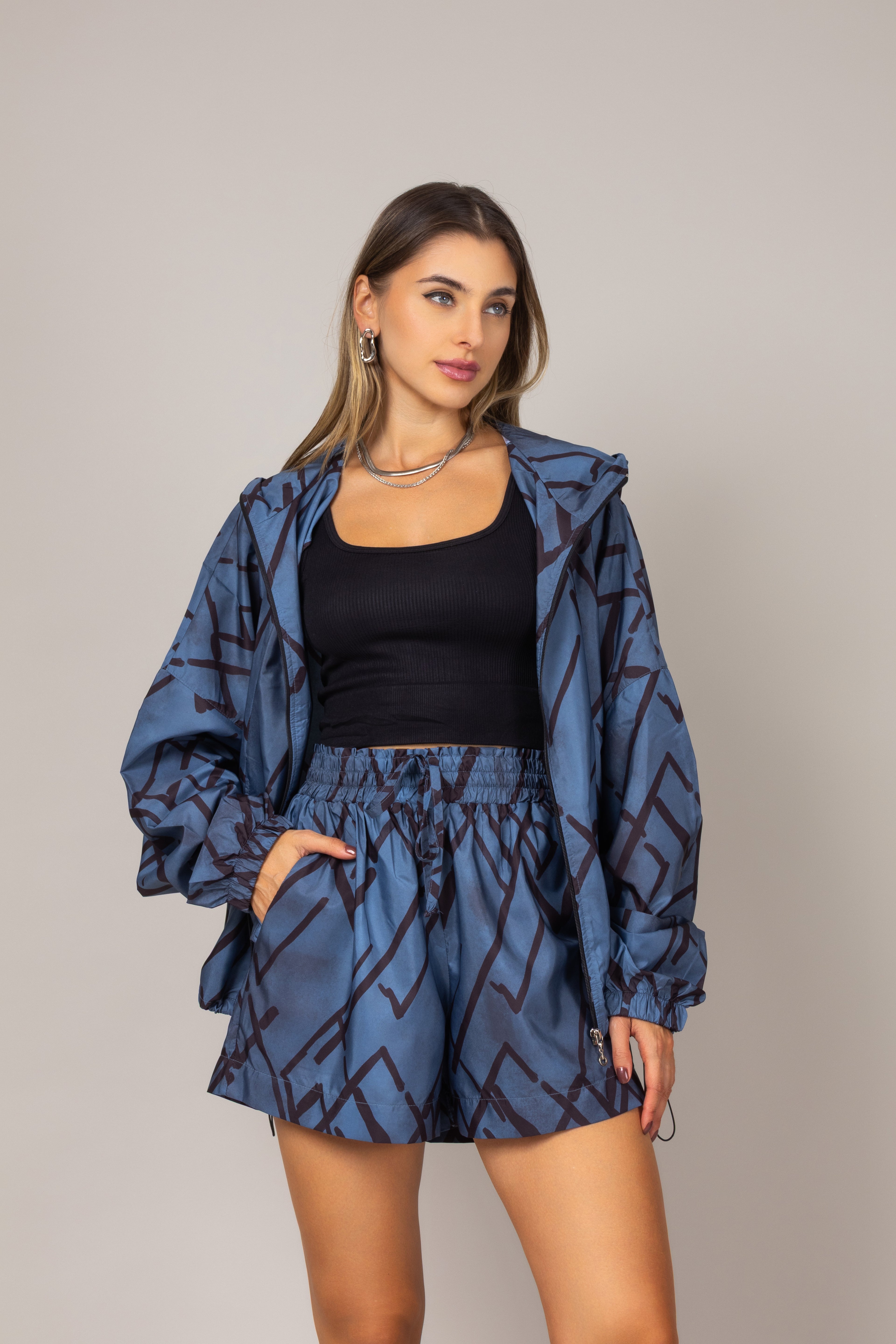 Conjunto em linhas