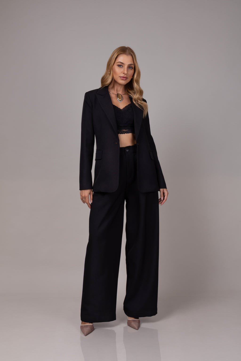 Calça alfaiataria com pregas