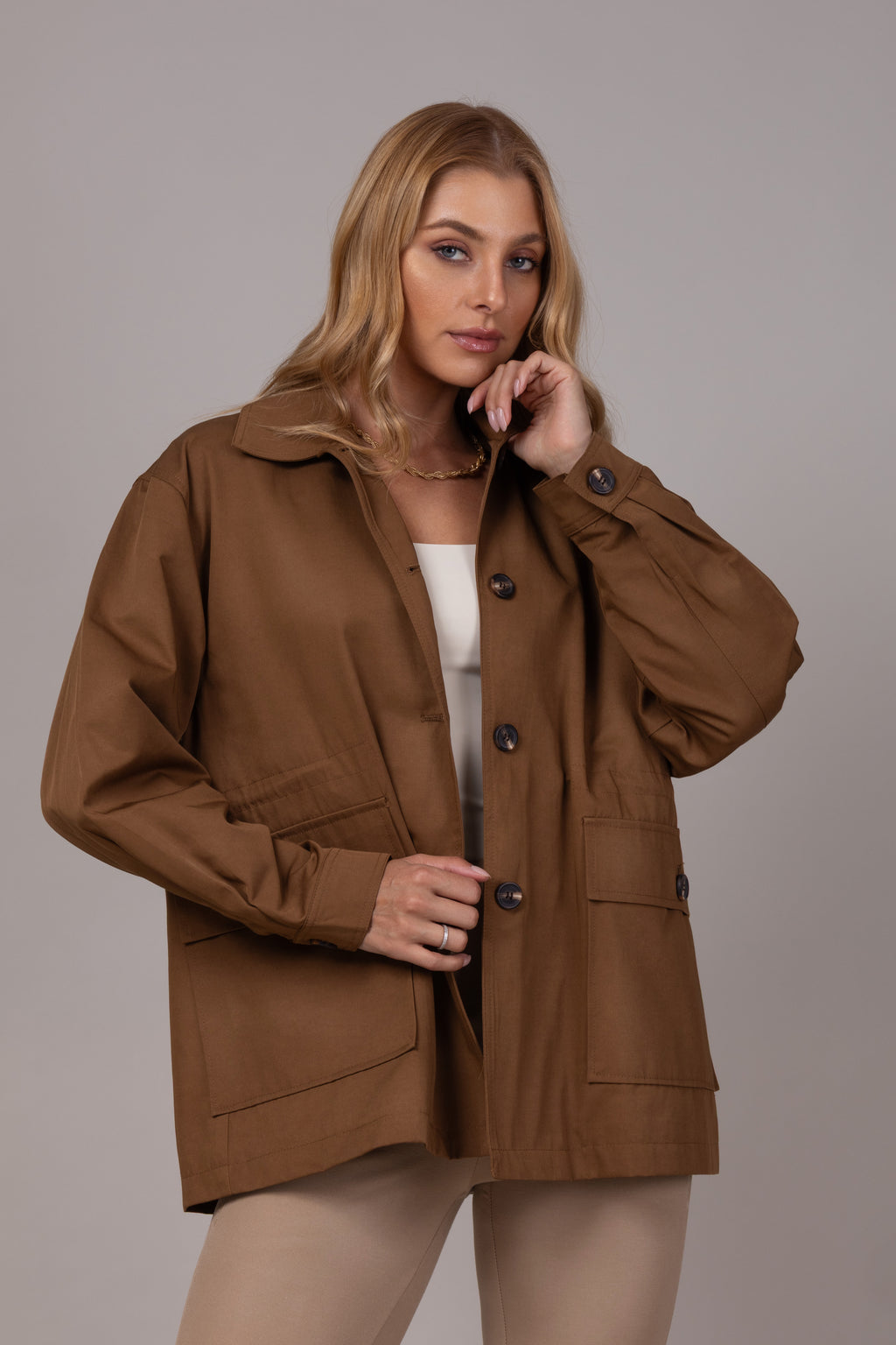 Parka com bolsos utilitários