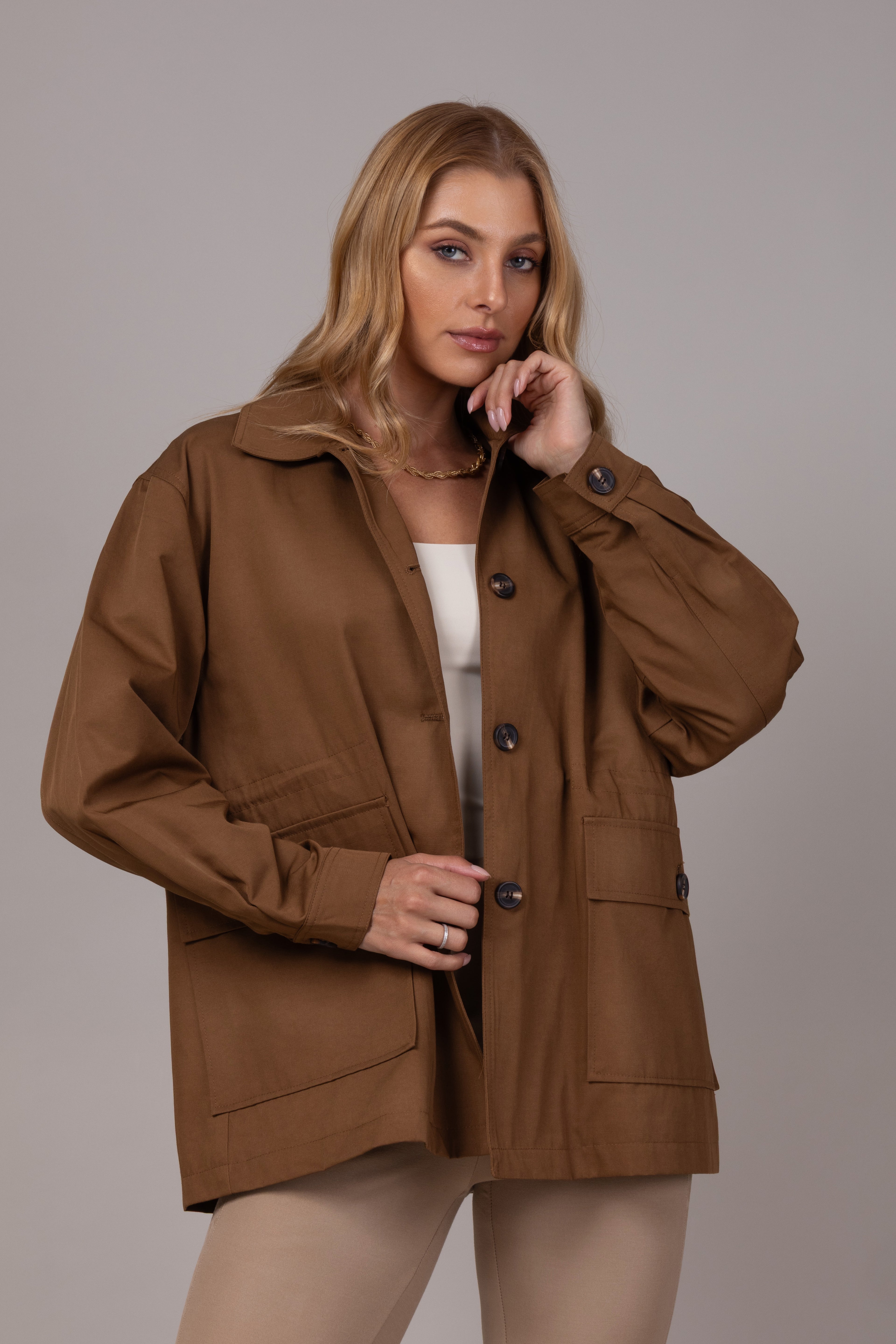 Parka com bolsos utilitários