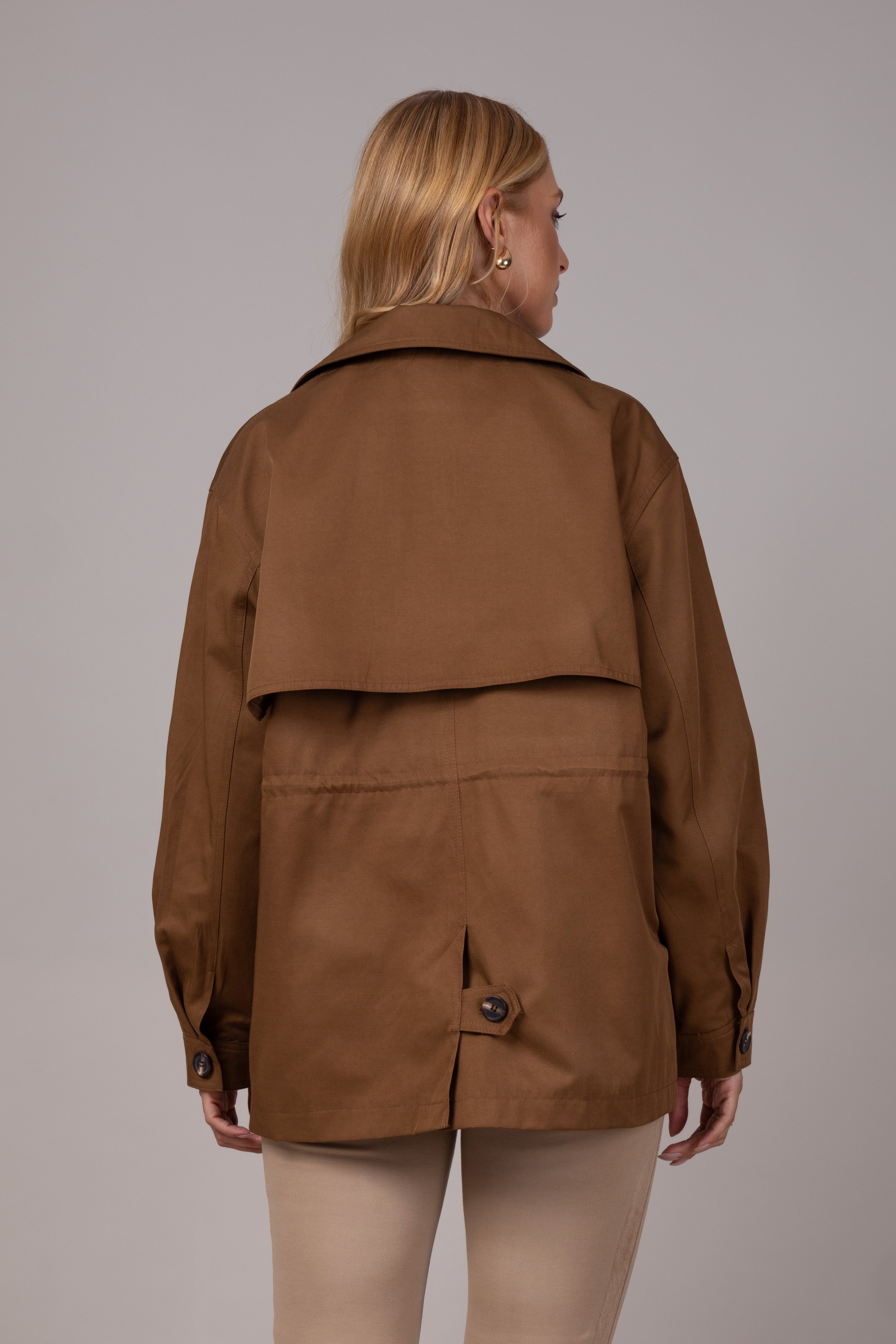 Parka com bolsos utilitários