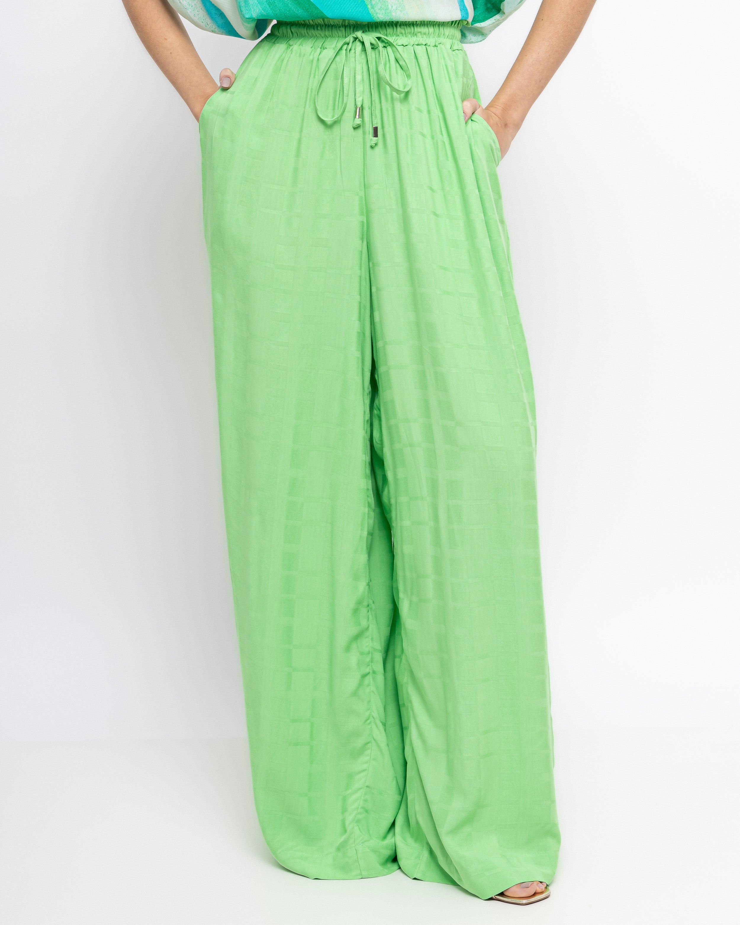 Pantalona em viscose maquinetada