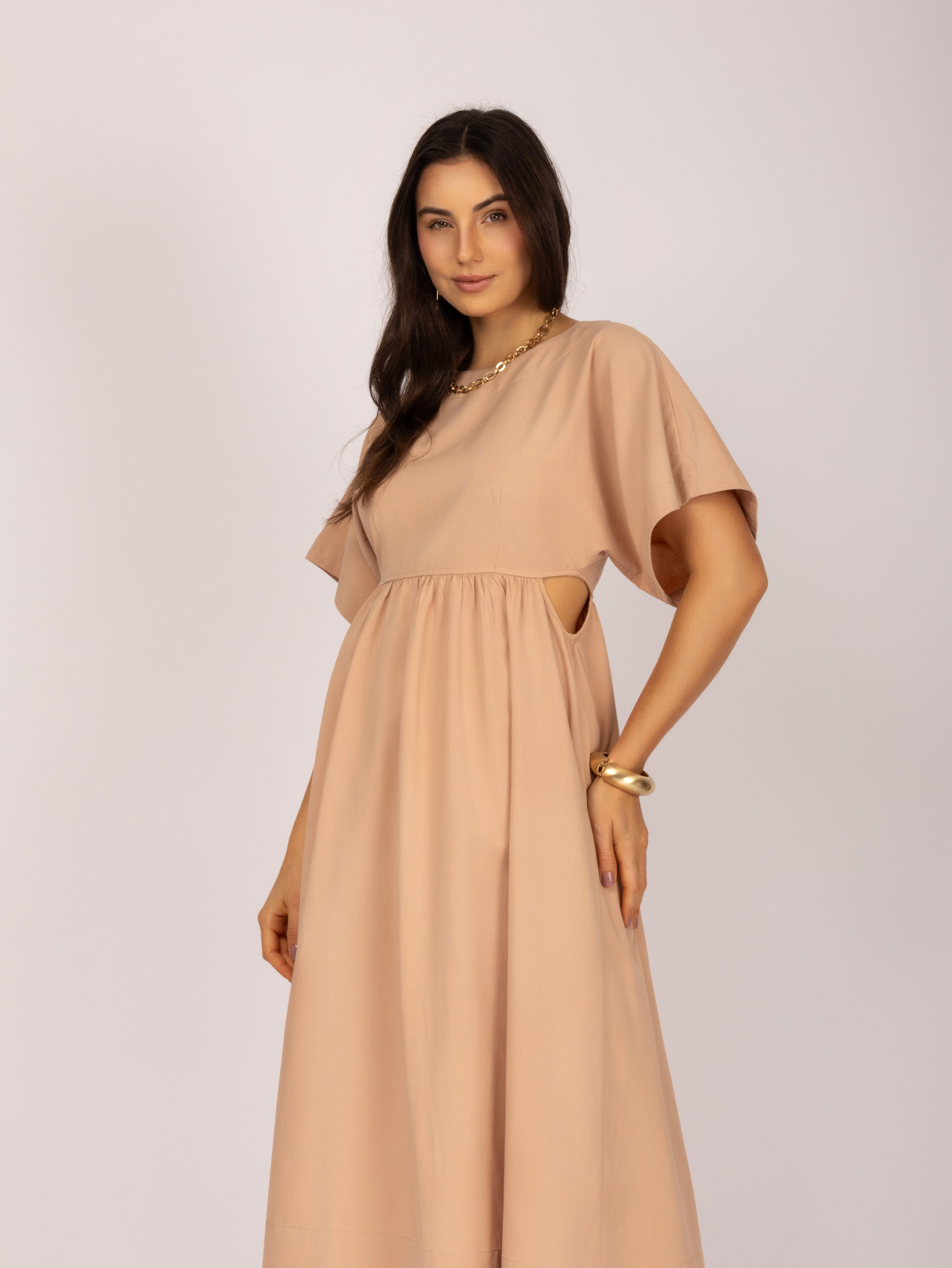 Vestido midi com manga ampla