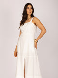 Vestido midi com recorte