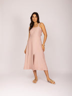 Vestido midi com recorte