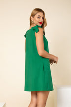 Vestido curto com decote V e laços