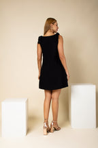 Vestido curto com decote V e laços