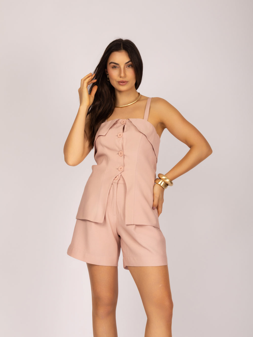 Conjunto tomara que caia e shorts alfaiataria