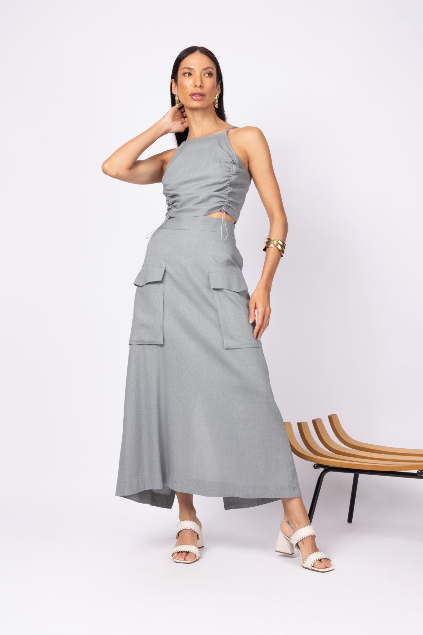 Conjunto de top e saia longa cargo