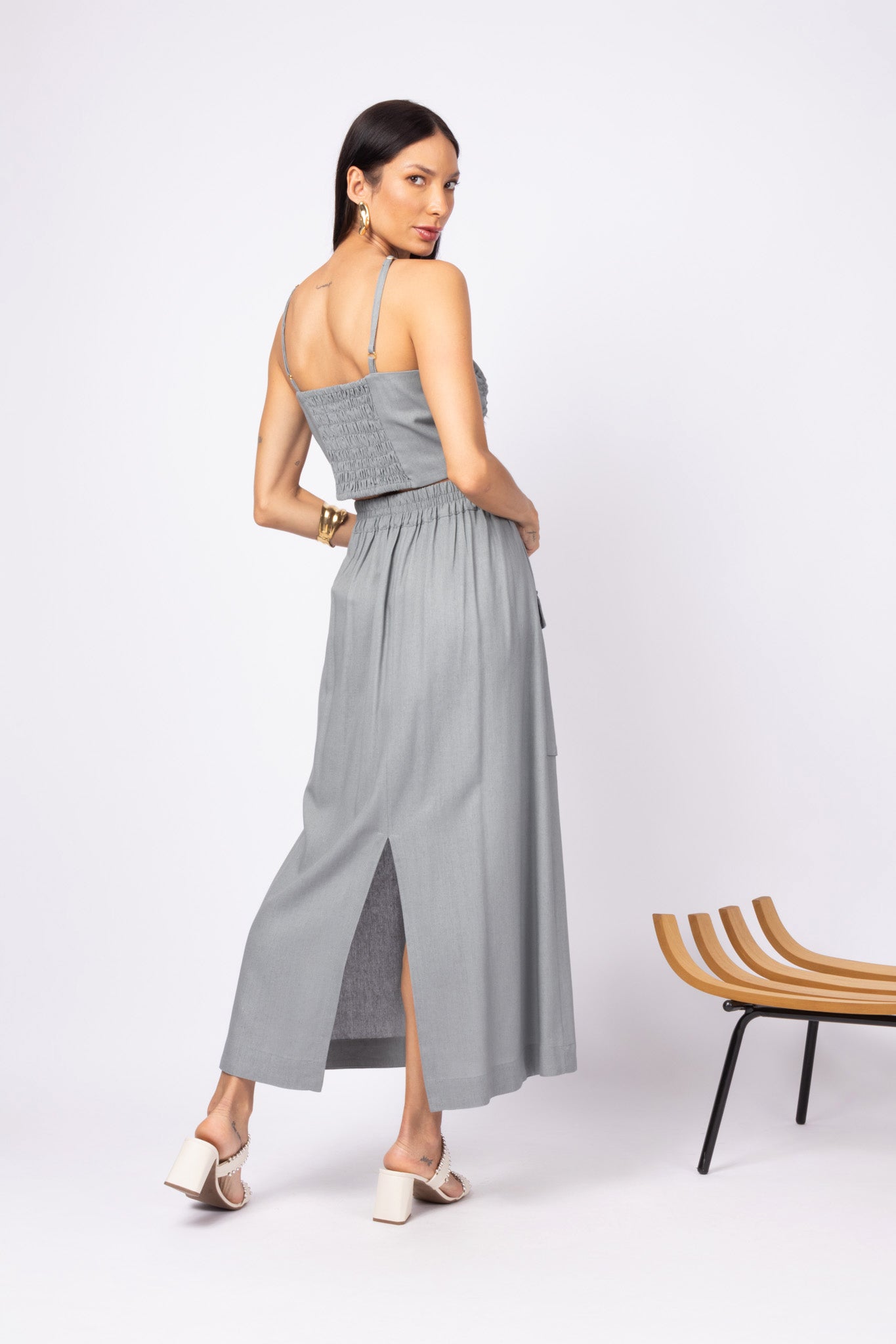 Conjunto de top e saia longa cargo