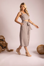 Conjunto de top e saia midi cintura alta