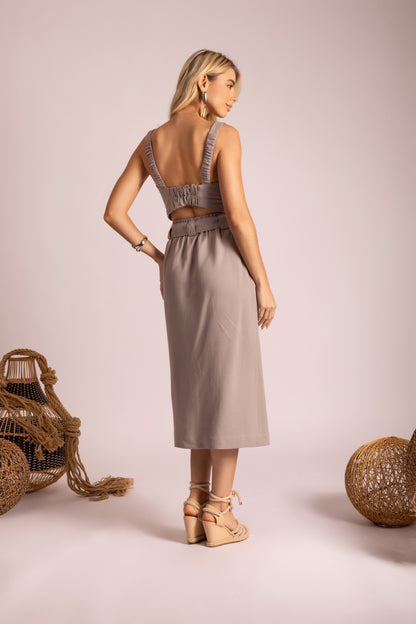 Conjunto de top e saia midi cintura alta