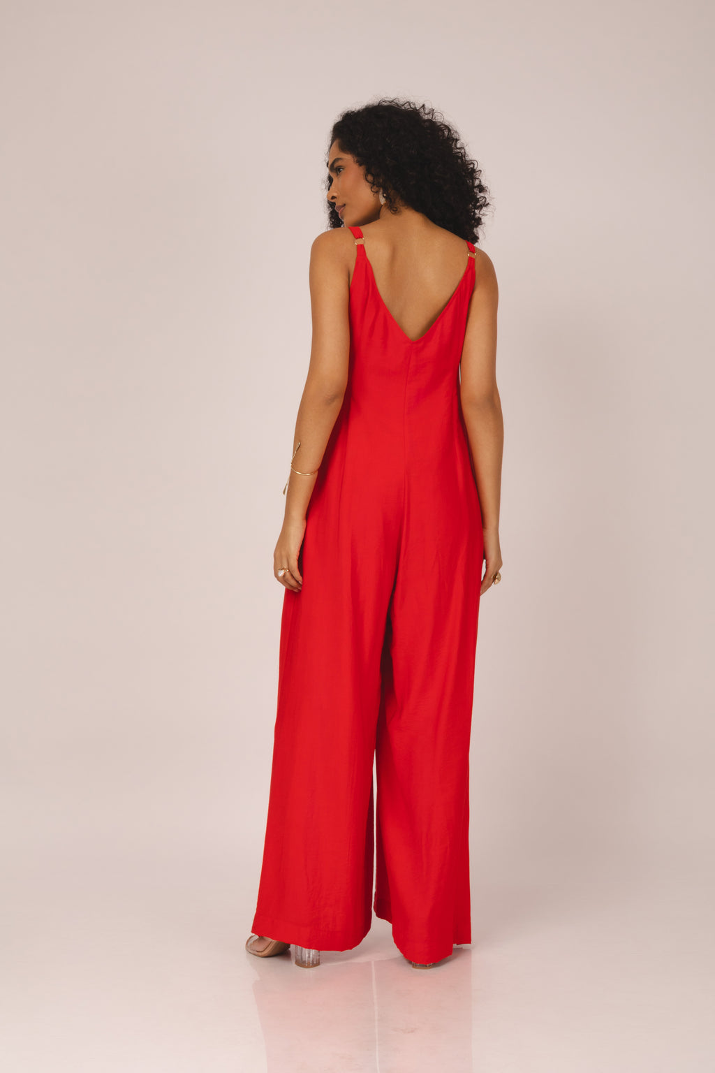 Macacão pantalona com zíper frontal vermelho - vista posterior