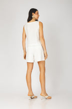 Shorts alfaiataria com ponteiras laterais branco - vista posterior