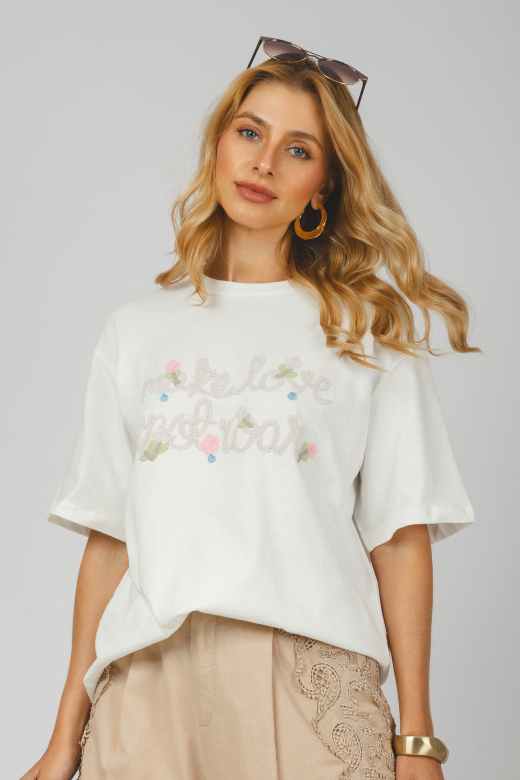 T-Shirt make love not war branco - vista frontal