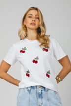 T- shirt com bordado de cherry branco - detalhes frente