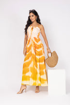 Vestido longo fluído acinturado de alças laranja - vista frontal