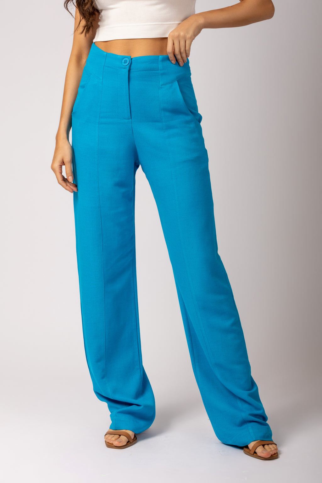 Calça com recortes em viscose