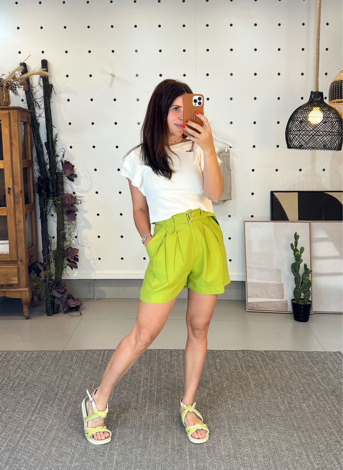 Shorts com fivela