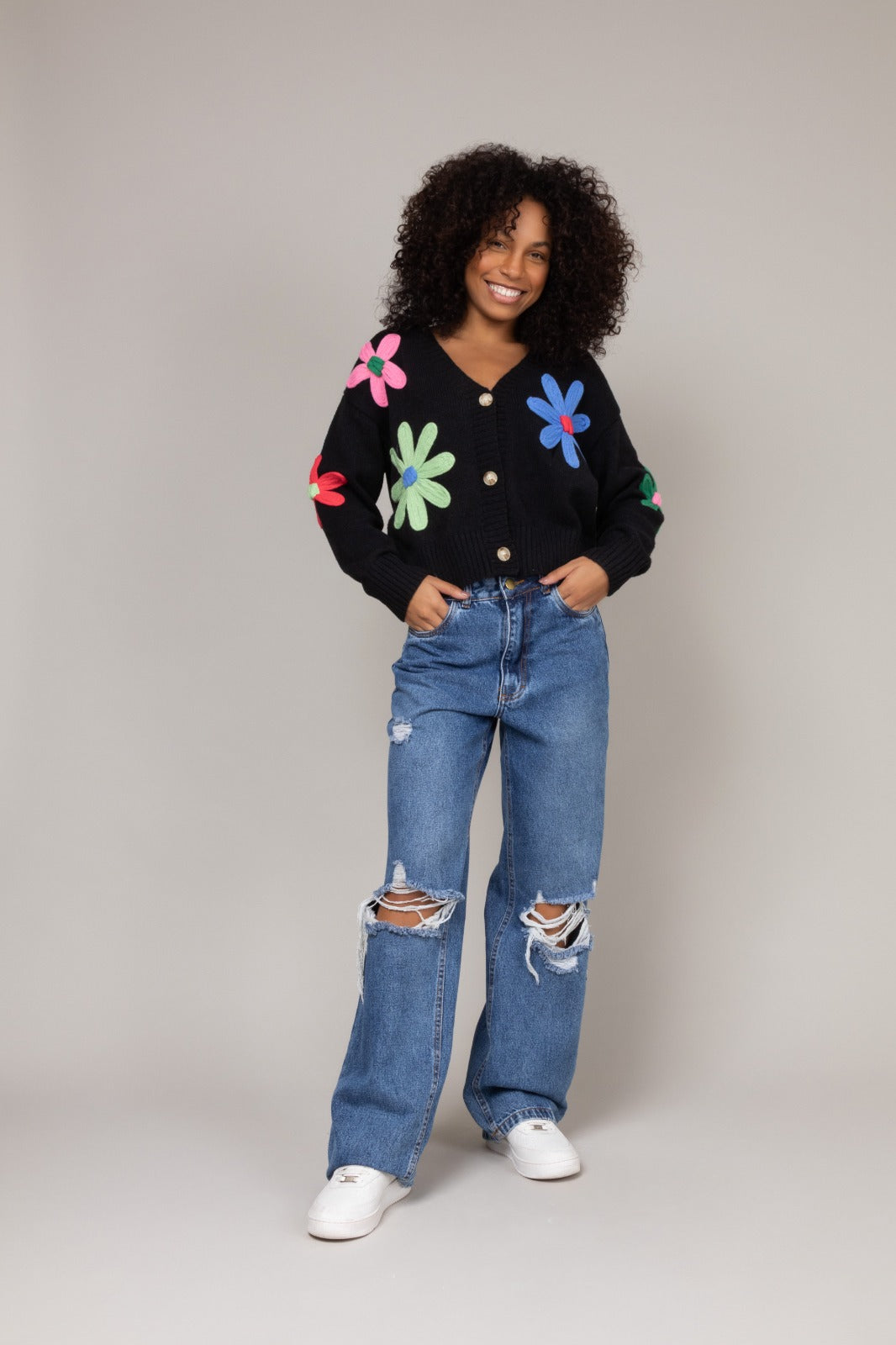 Cardigan de tricot floral