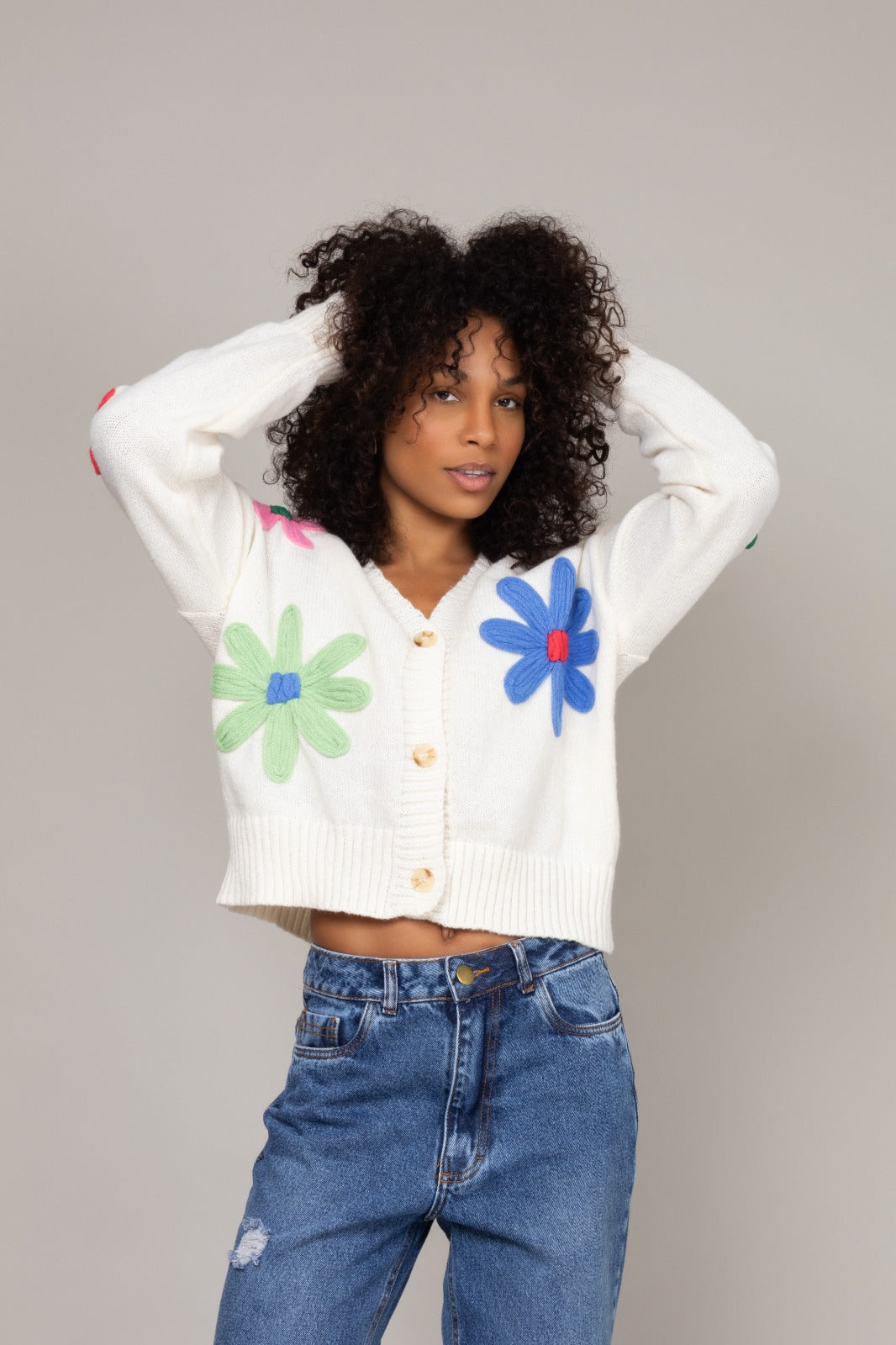 Cardigan de tricot floral