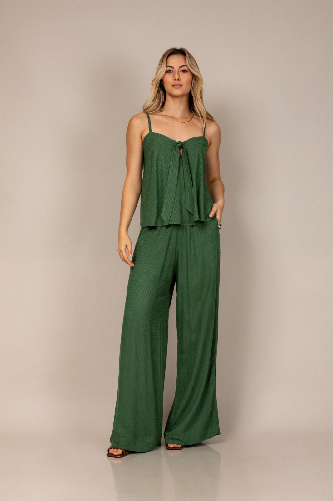 Conjunto pantalona com blusa soltinha