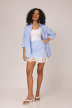 Conjunto listrado com renda