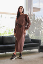Conjunto de blusa cropped e saia