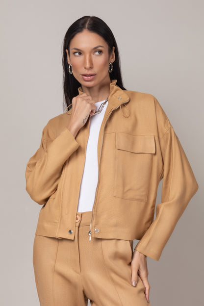 Conjunto moderno calça e jaqueta