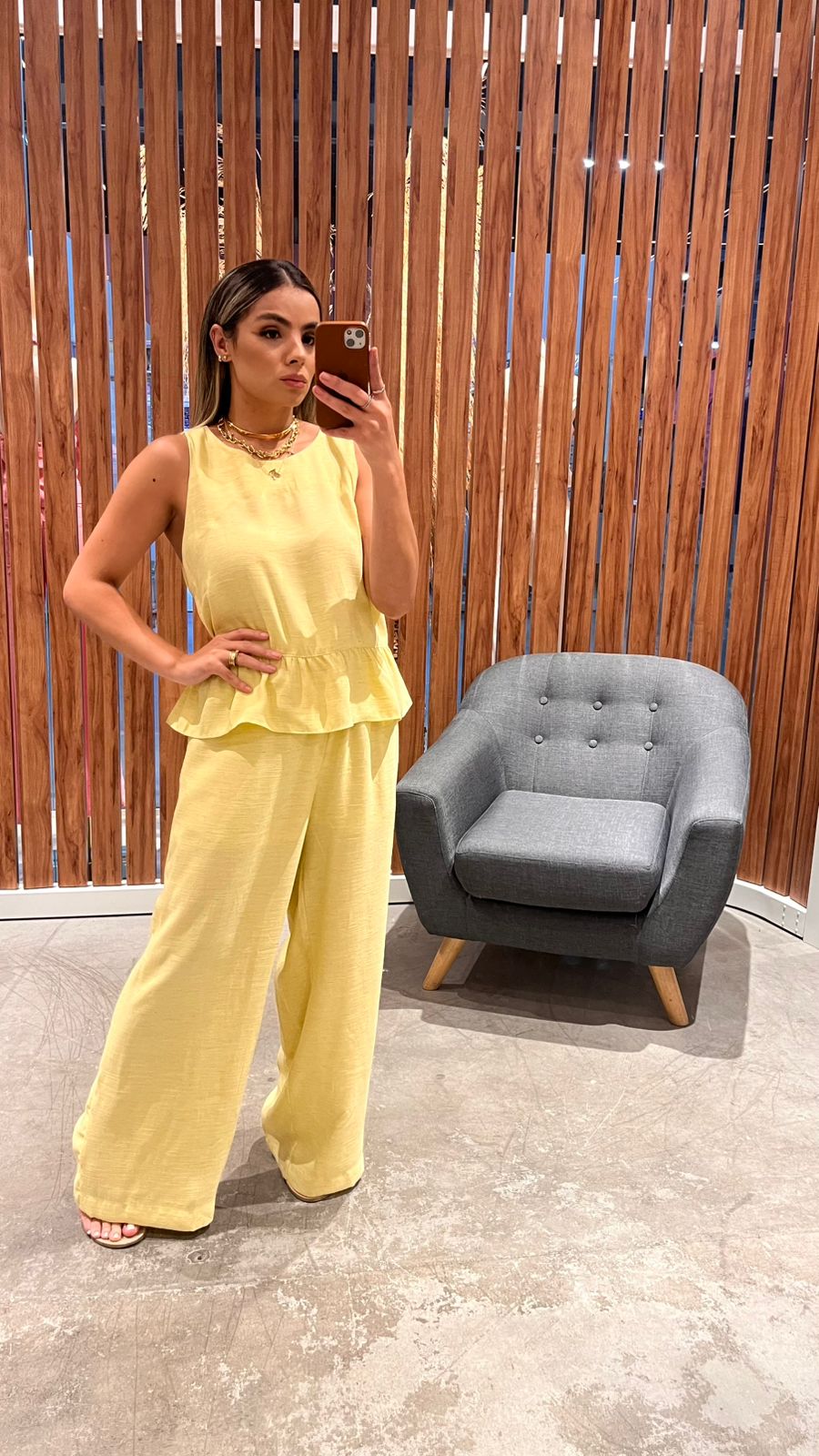 Regata Peplum e Calça Pantalona