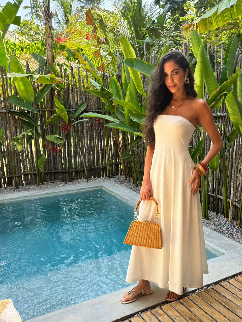 Vestido em malha sem alça