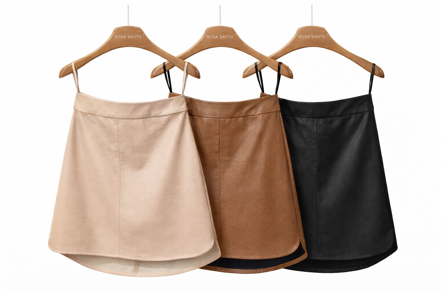 Saia curta cintura alta couro