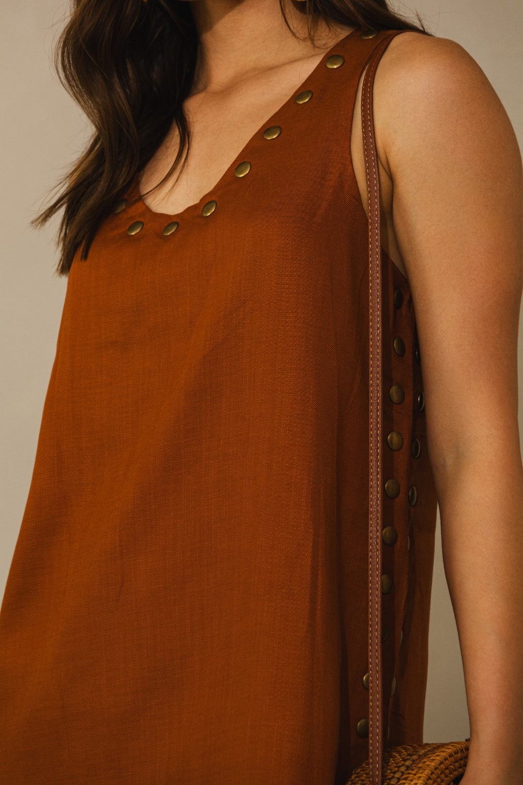 Vestido tachas