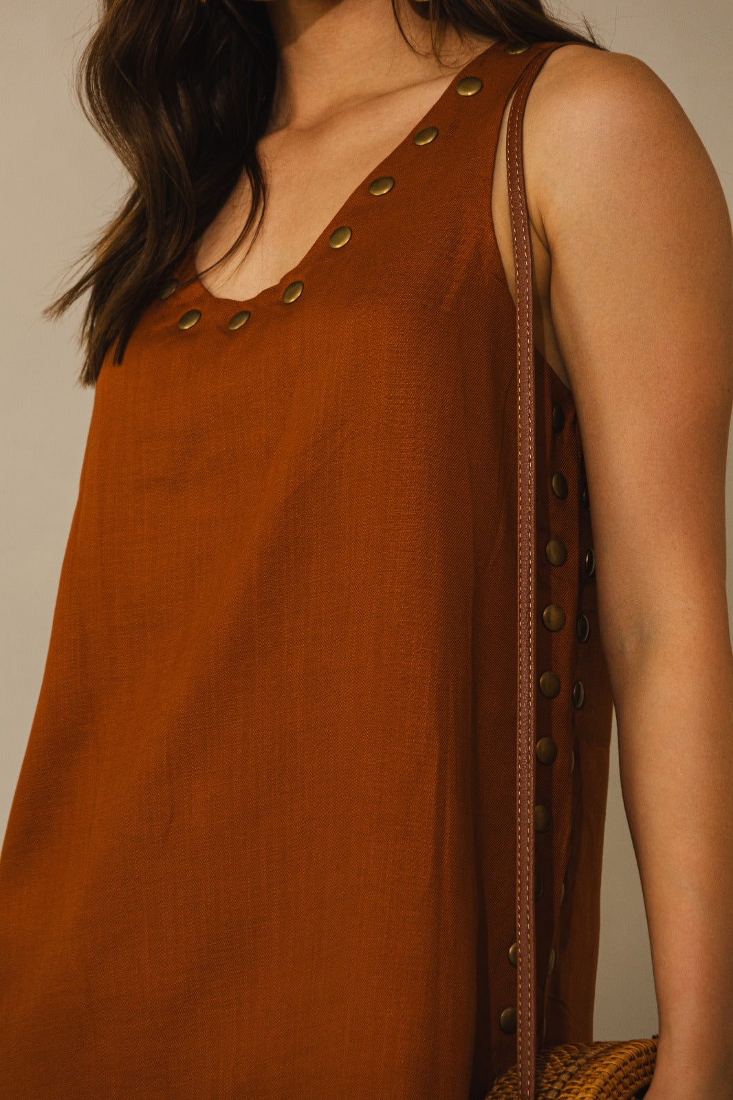 Vestido tachas