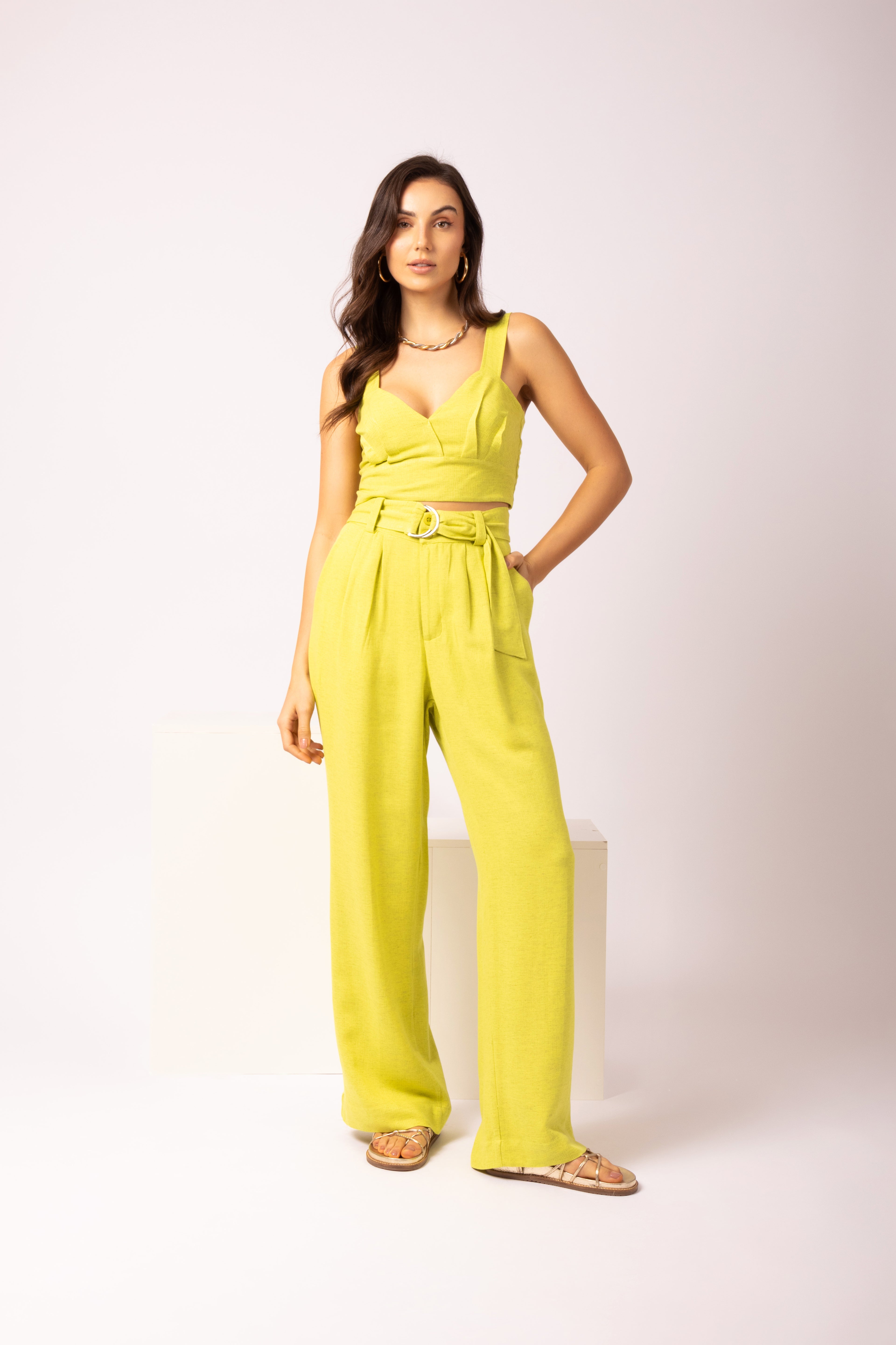Conjunto de calça e cropped em linho