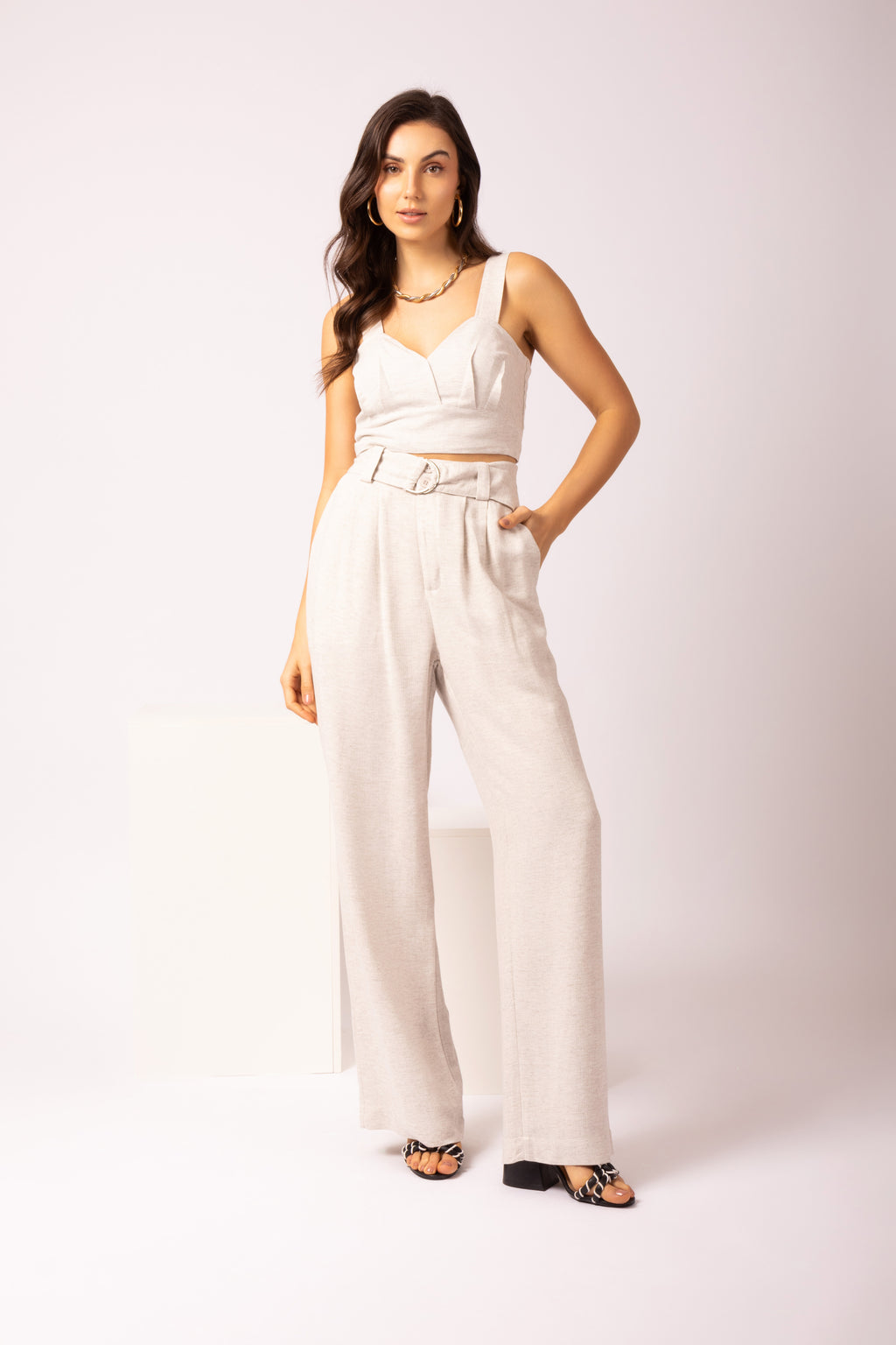 Conjunto de calça e cropped em linho