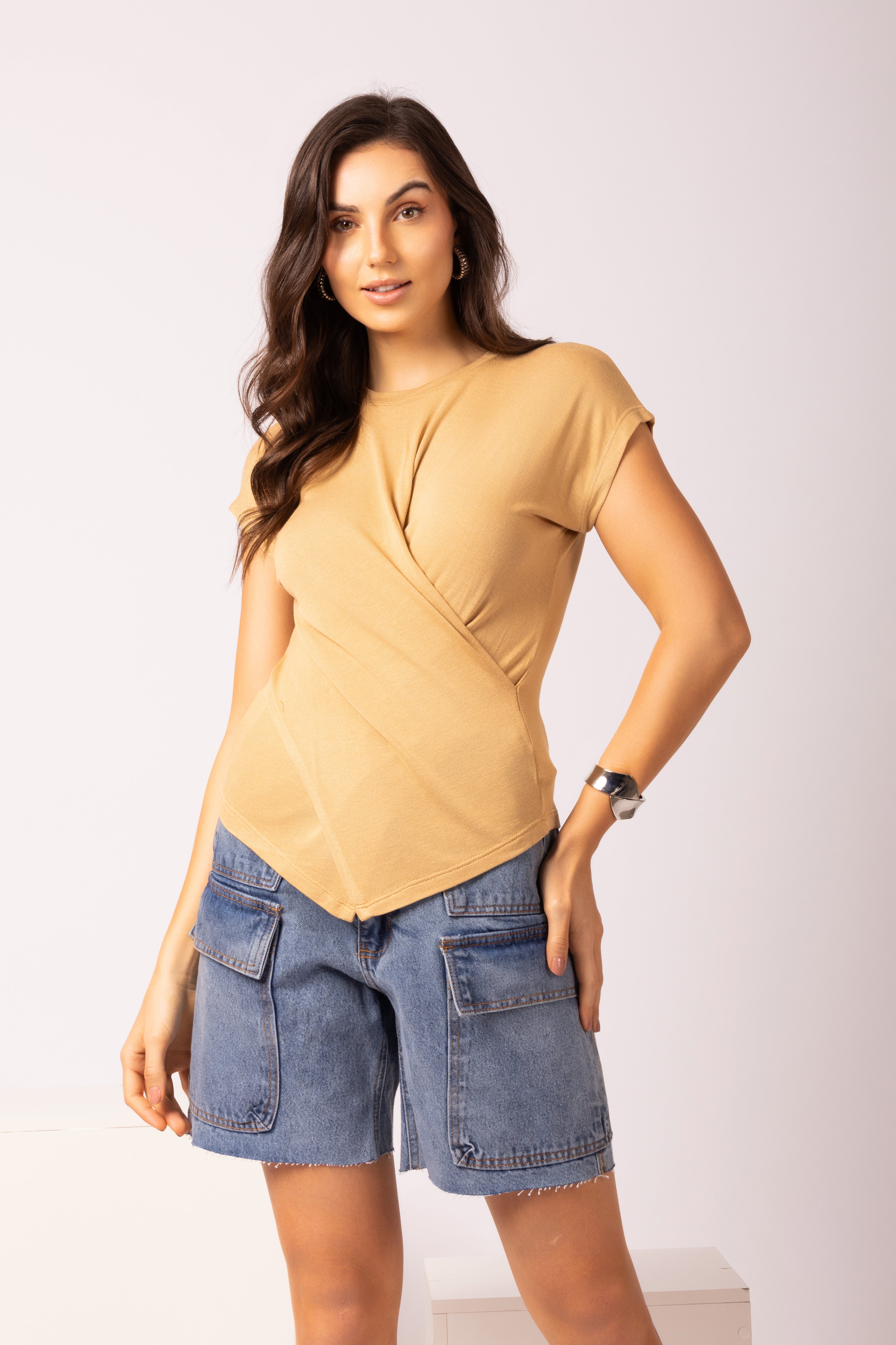 Blusa assimétrica em malha
