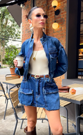 Saia curta jeans com bolsos